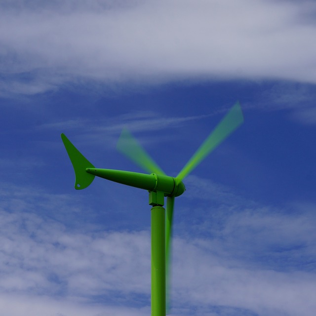 grøn vindmølle